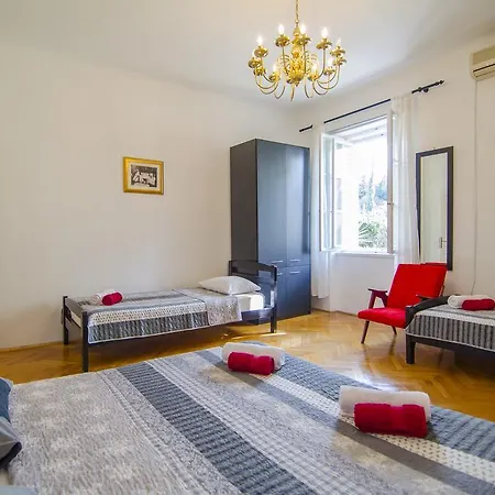 马提尼别墅公寓 *